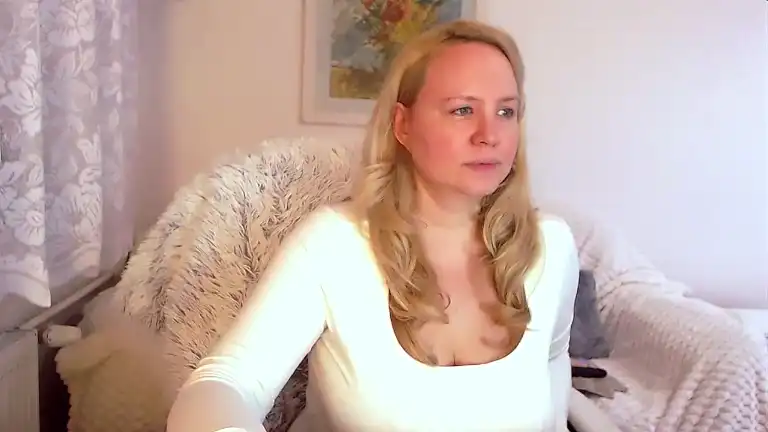 Lauraskyx – [Streamate] Amateur Hot Show Lovely Amateur – 2026-04-11 13:28:15