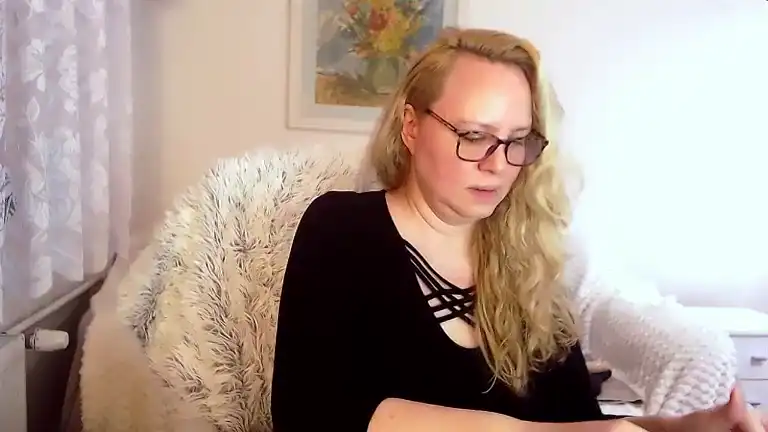 Lauraskyx – [Streamate] Naked Model Lovers Romantic – 2026-01-31 16:27:30