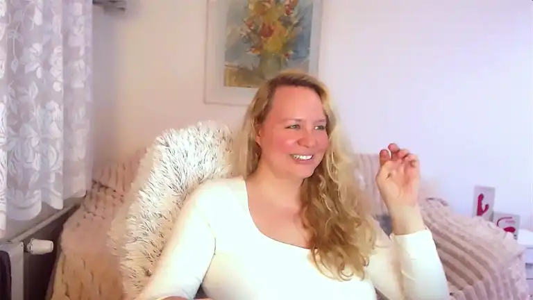 Lauraskyx – [Streamate] Webcam Only Fun Club Video Fun – 2026-05-20 21:08:46