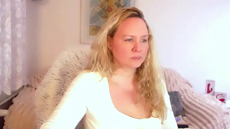 Lauraskyx – [Streamate] Beautiful Babes Loves To Masturbated – 2026-07-12 12:15:39