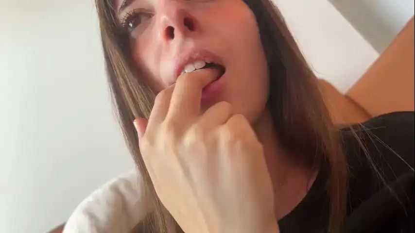 Rosykindred – [Chaturbate] Twerking Huge Naked Model – 2026-07-02 18:32:19