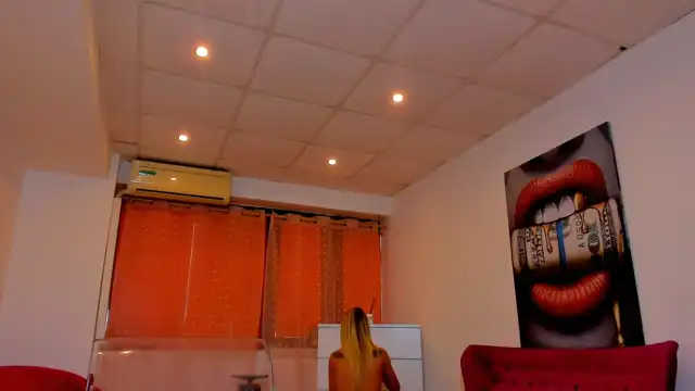 Annalegend – [Myfreecams] Masturbate Rubbing Pussy Cute Webcam Girl – 2026-06-28 22:14:44