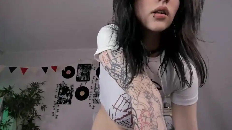 Vivian_qwerty – [Chaturbate] Whores Nora Fuck Her Hard – 2026-07-17 11:07:21