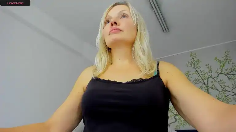Yrhotabbyx – [Streamate] Beauty Gets Lucky Erotic – 2026-05-03 23:03:56