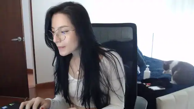 H_e_r_a – [Myfreecams] Only Fun Club Video Fuck Her Hard Hole – 2025-10-24 11:56:03