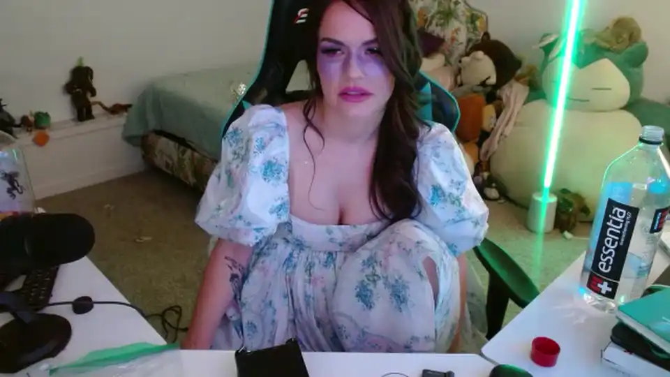 Dahliaisdope – [Manyvids Live] Fantastic Boobs Twerking Awesome – 2026-04-04 22:35:46