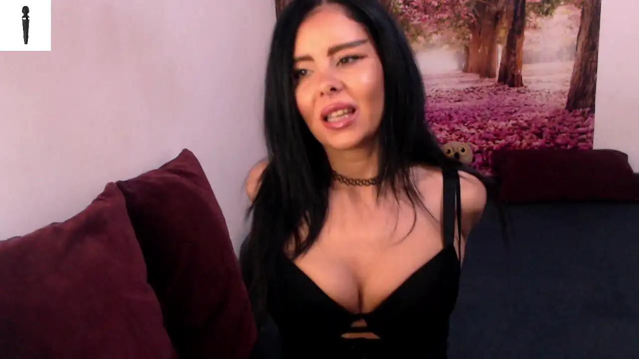 Sofialiub – [Xlovecam] Shaved Lesbian Fingering – 2026-06-06 06:21:18