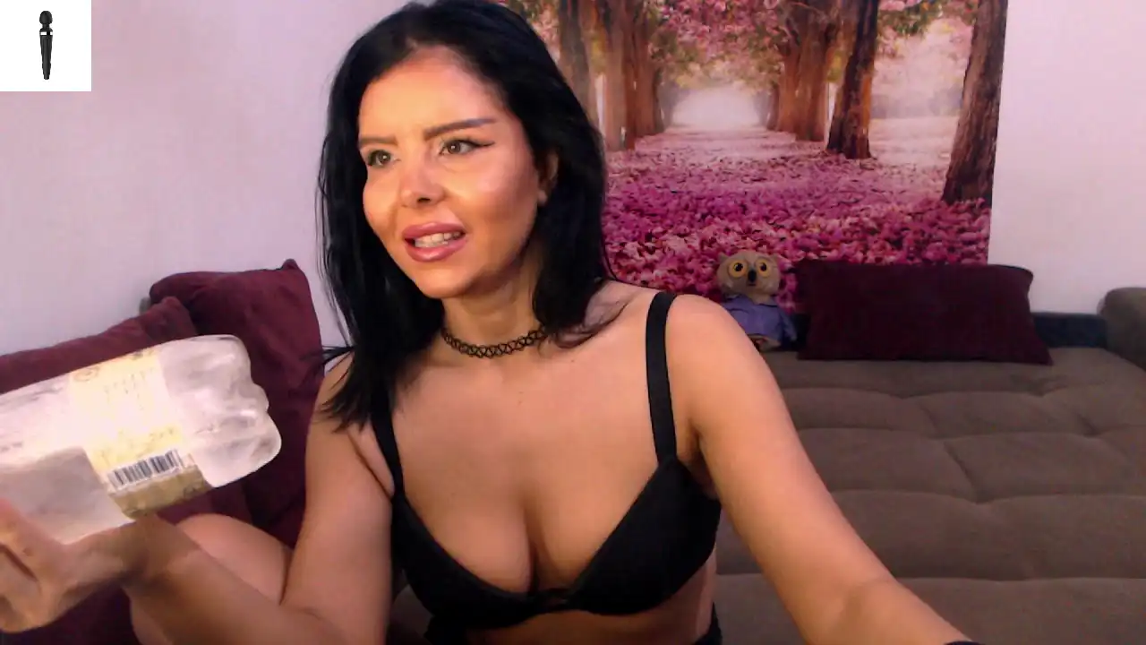 Sofialiub – [Xlovecam] Adult Playful Homemade – 2026-06-26 02:18:34