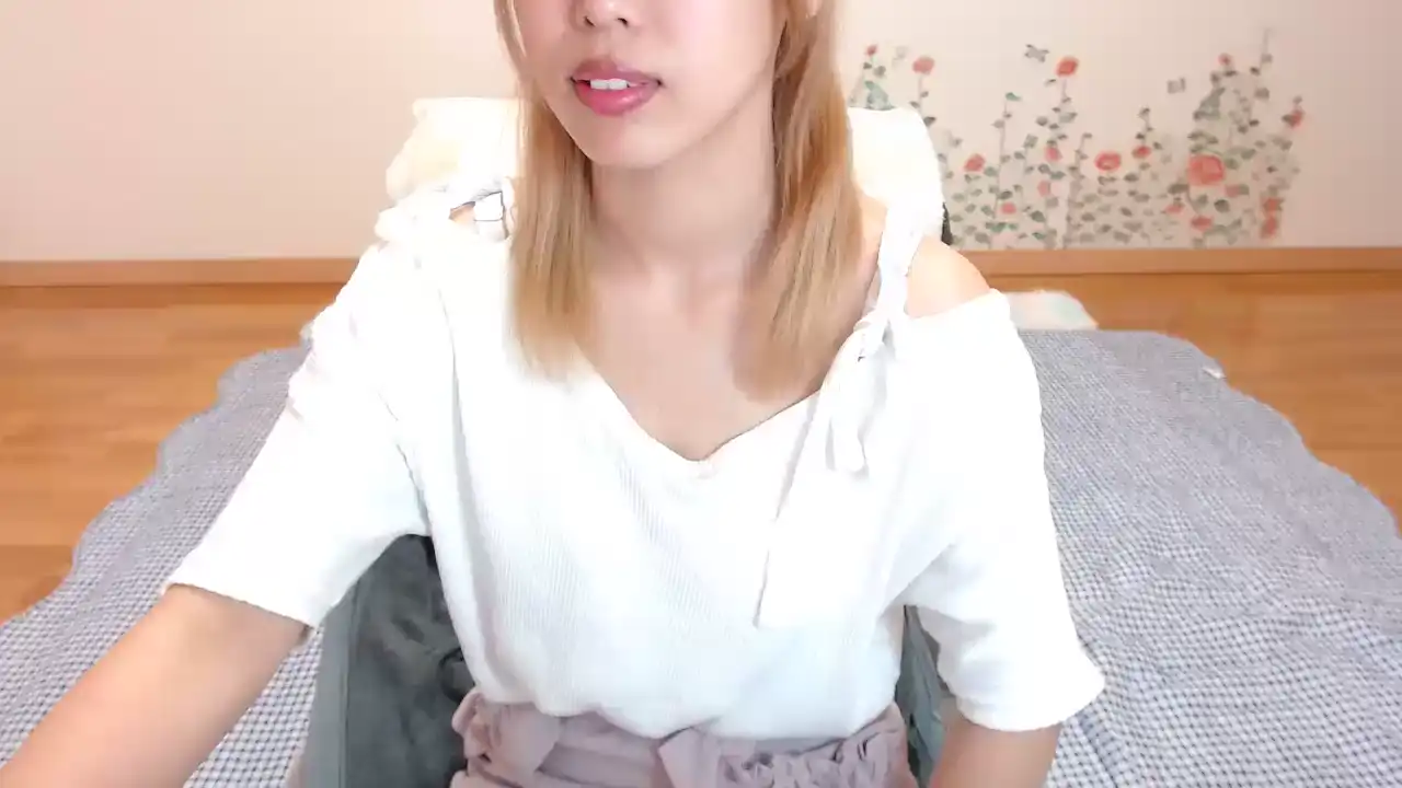 Xsuzuop – [Sakuralive] Cute Webcam Girl Amazing Nice Boobs – 2026-01-29 23:35:36