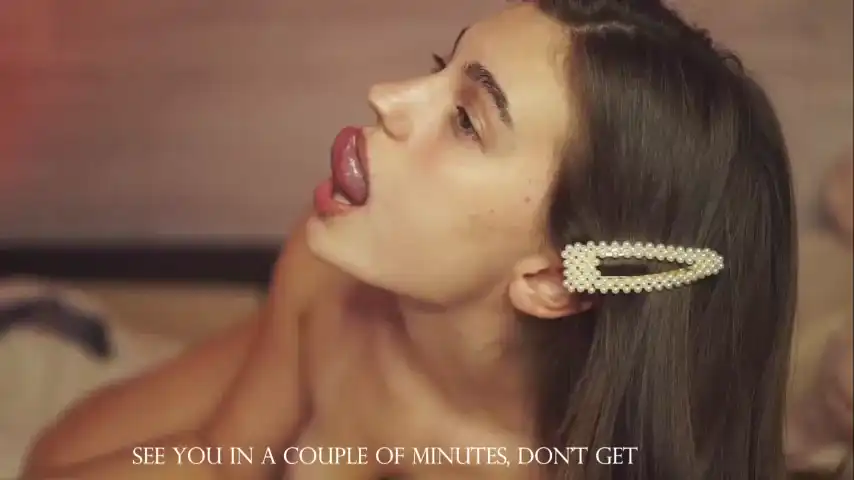 Hoolybunny – [Chaturbate] Party Best Hot Babe Strips – 2026-01-01 11:33:51