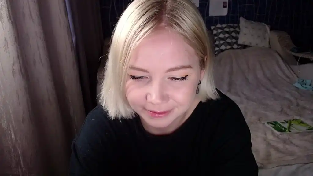 Silviasun_ – [Showup] Erotic Naughty Licking – 2026-06-06 20:31:51