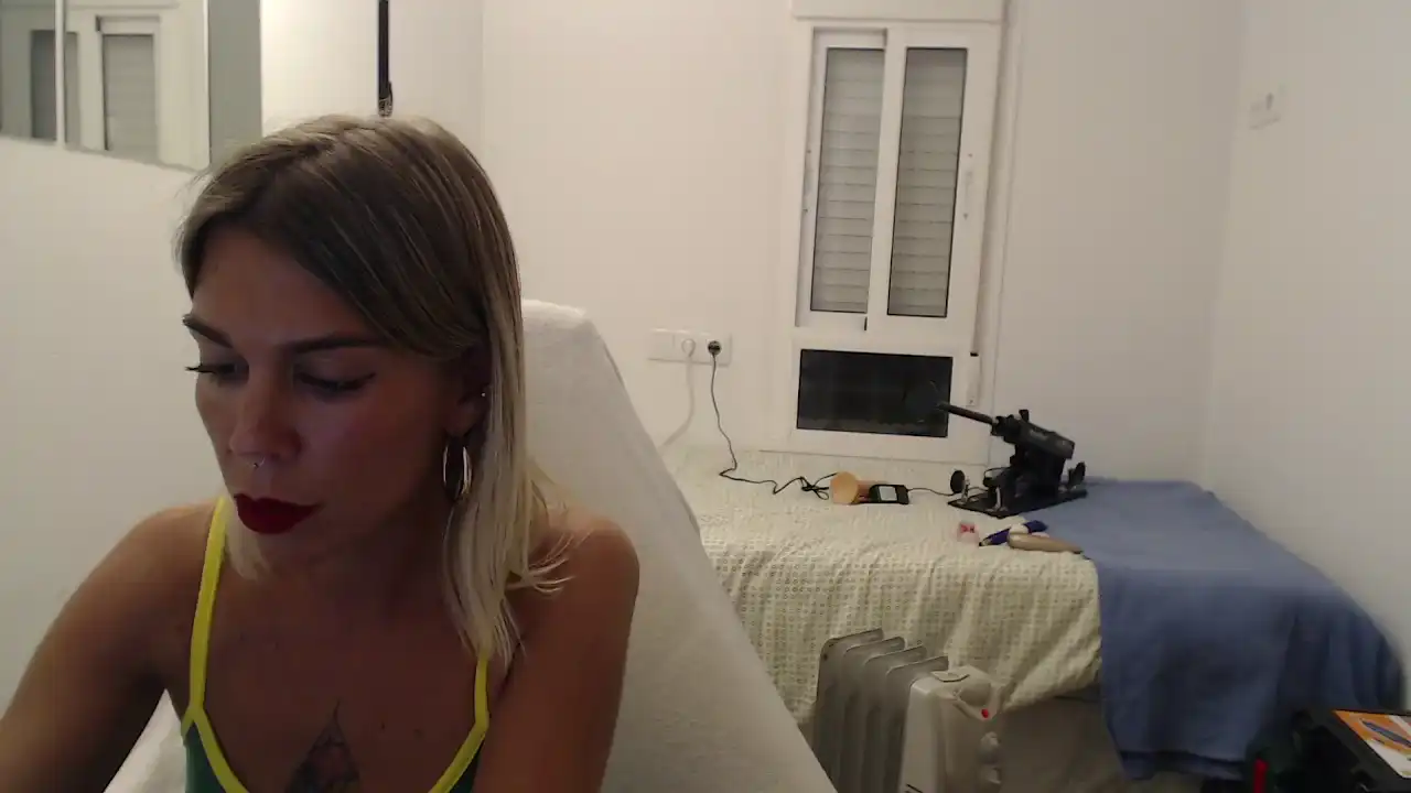 Miaturner07 – [Cam4] Busty Horny Lesbian – 2025-11-19 14:24:32