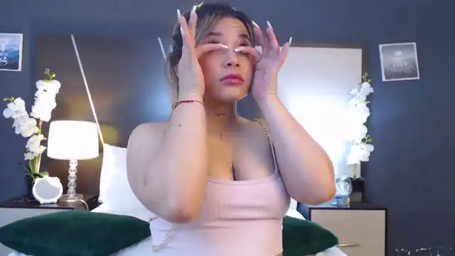 Katejolie – [Xlovecam] Busty Licking Webcamchat – 2025-11-08 02:34:01