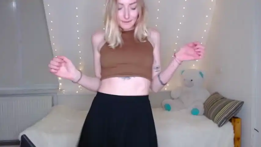 Little_kittycatt – [Chaturbate] Homemade Mom Lesbian – 2025-10-09 11:24:00
