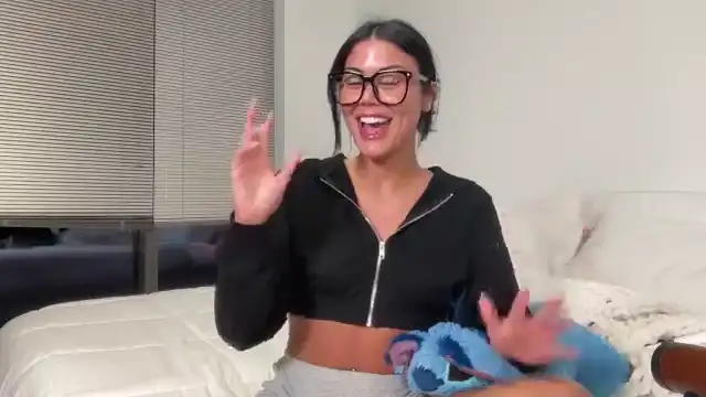 Naomilynn – [Myfreecams] Private Video Get Fucked Suck Dick – 2025-10-06 10:55:30