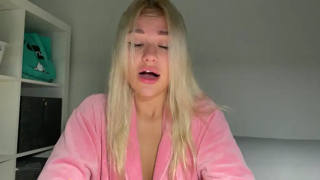 Lilylove – [Showup] Blowjob Summing Hidden – 2025-10-16 02:16:36