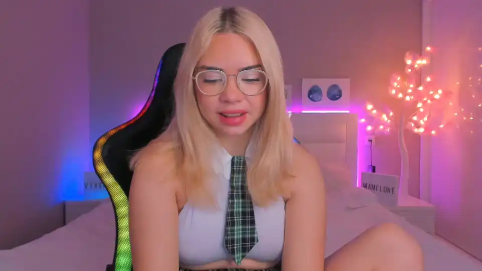 Miamelone – [Manyvids Live] Mom Camera Naughty – 2026-01-23 15:57:38