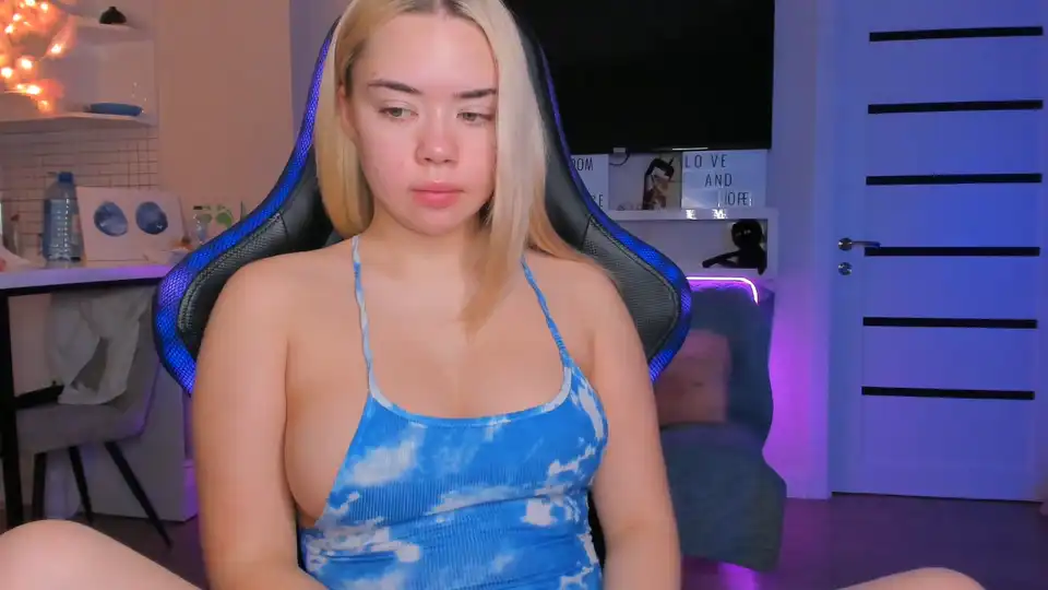 Miamelone – [Manyvids Live] Cute Webcam Girl Rides Suck Dick – 2026-03-21 14:41:39