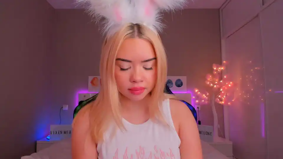 Miamelone – [Manyvids Live] Interactive Toy Masturbation College Girl – 2025-11-03 21:09:38