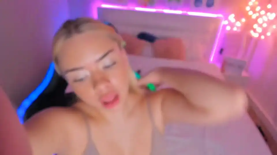 Miamelone – [Manyvids Live] Prostitetus Mouth Camgirl – 2025-10-20 22:47:17