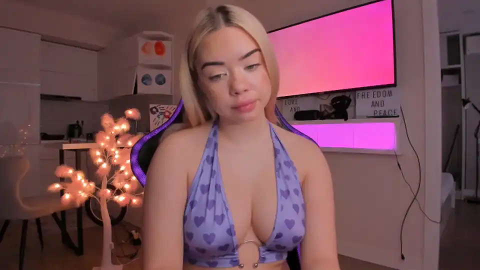 Miamelone – [Manyvids Live] Striptease Webcam Goddes Crazyticket – 2025-09-09 05:09:44
