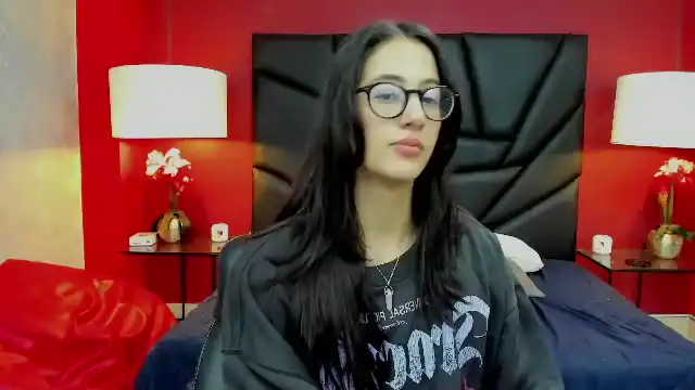 Sophia-loreen – [Flirt4free] Shows Ass Hot Babe Strips Closeup – 2025-12-16 02:38:02