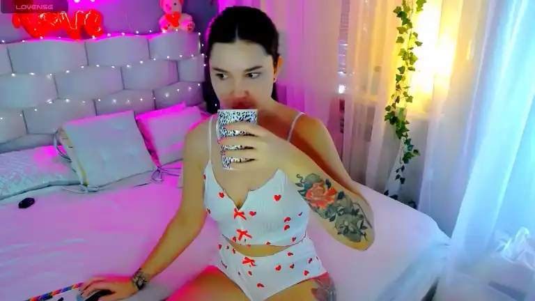 Ladyxshelbi – [Streamate] Party Erotic Flashing Ass – 2025-11-19 02:23:11