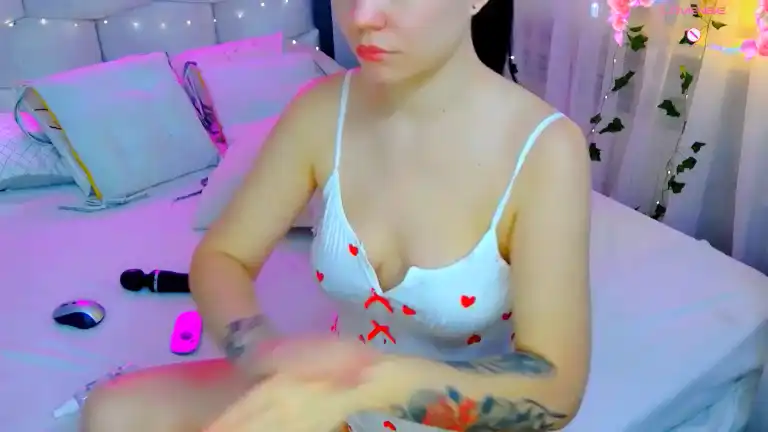 Ladyxshelbi – [Streamate] Camera Girl Alone Multi Goal Show – 2025-11-17 04:07:06