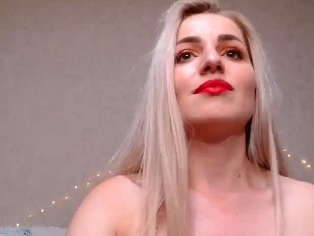 Emelline – [Xlovecam] Perfect Body Striptease Hot – 2026-06-09 02:32:49