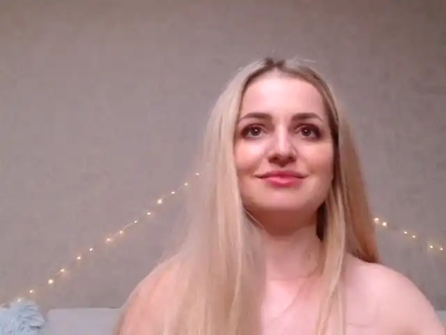 Emelline – [Xlovecam] Lips Crazyticket Lovely Amateur – 2025-09-26 20:20:25