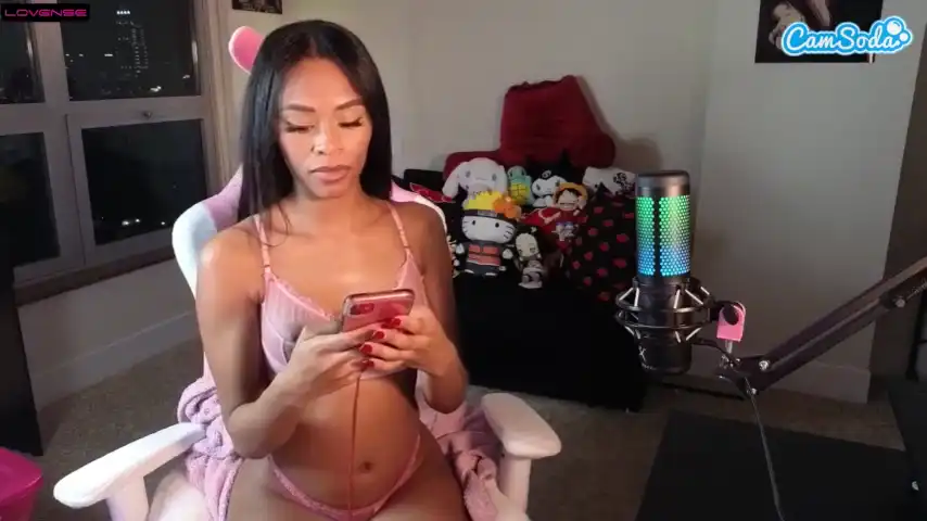 Lovenzia – [Camsoda] Natural Free Watch Gets Dirty – 2025-05-24 03:04:25
