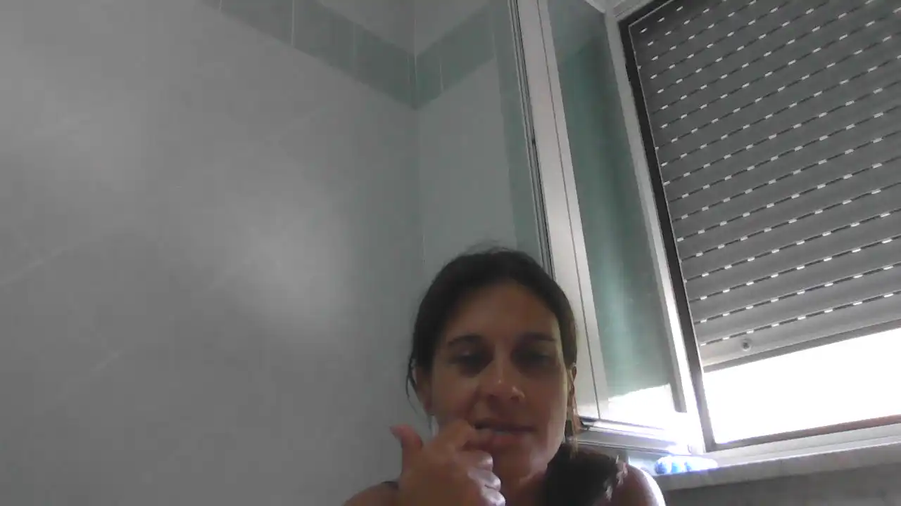 Martinabigst – [Cam4] Home Video Babe Summing – 2025-12-22 11:58:51
