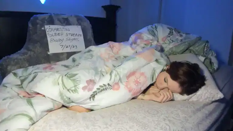 Baileyskyes – [Streamate] Gorgeous Twerking Crazyticket – 2026-04-13 04:01:53