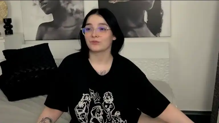 Noreendia – [Streamate] Camgirl First Time Masturbate – 2026-03-27 18:05:38