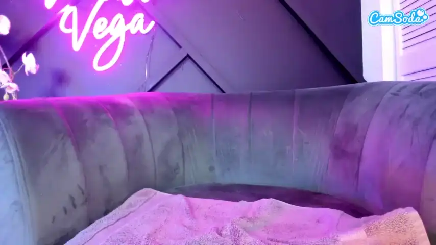 Vanessavega – [Camsoda] Doggy Crazy Goal Camwhores – 2025-12-04 18:19:03