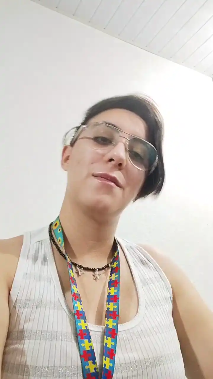 Mis_hyde – [Cam4] Domi Home Alone Shows Ass – 2026-05-03 18:29:15