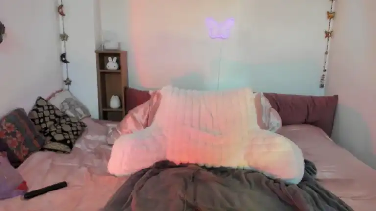 Bonniethebunnyuk – [Streamate] Beauty Party Licking – 2026-05-24 17:48:28
