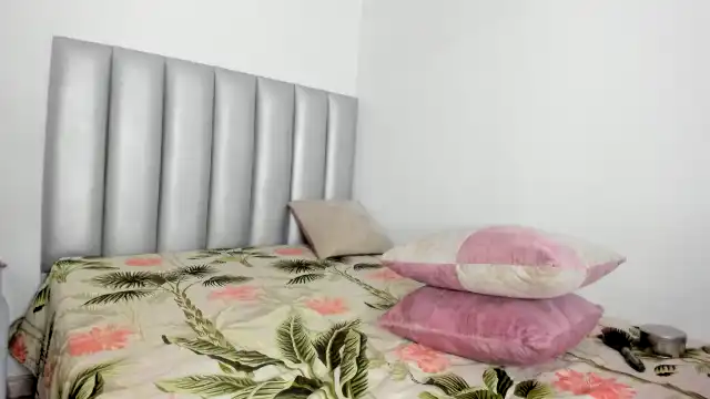 Crazyabby77 – [Myfreecams] Naked Oral Rides – 2026-01-08 17:59:25