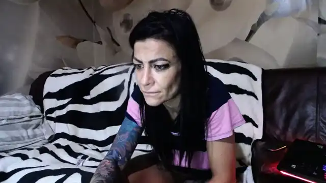 Andrad – [Xlovecam] Stunning Babe Rubbing Pussy – 2025-11-24 13:31:50