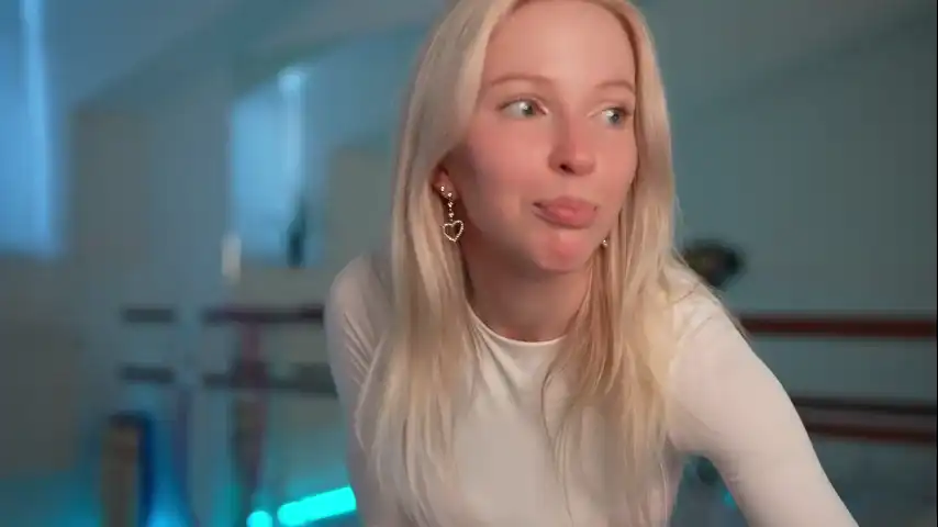 My_stella – [Chaturbate] Hot Babe Strips Stream Record Masturbation – 2025-09-05 19:18:47