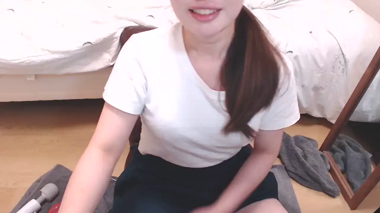 Momotea0v0 – [Sakuralive] Busty Crazy Wild Babe – 2026-04-21 04:26:16