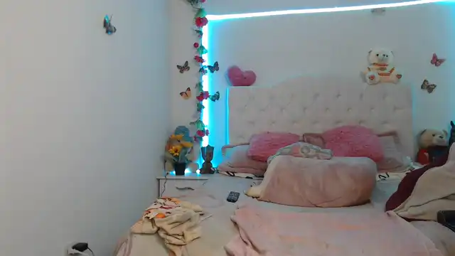 Vivianathomson – [Xlovecam] Sexy Sister Big-ass Hot – 2026-06-06 03:25:26