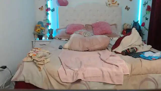 Vivianathomson – [Xlovecam] Perfect Body Nymph Webcam Model – 2026-04-22 20:02:34