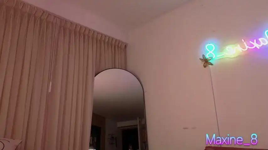 Maxine_8 – [Chaturbate] Finger Doggy Natural – 2026-05-31 10:50:49